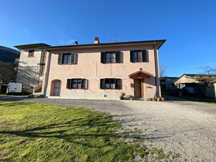 Appartamento quadrilocale in vendita in Strada Provinciale di Mor, Citta Di Castello