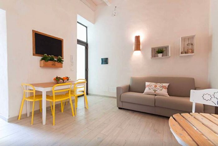 Appartamento bilocale in affitto in Vicolo Carini, Cassaro, Palermo