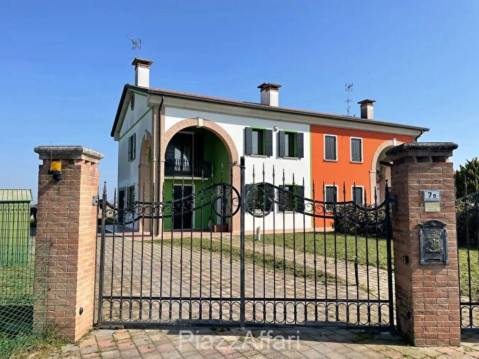 Casa quadrilocale in vendita in Via Bosco, Codevigo