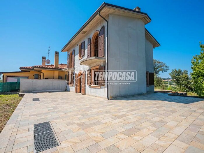 Casa quadrilocale in vendita in Via Amendola, Potenza Picena