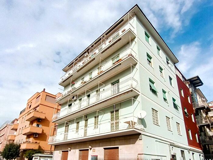 Appartamento con 5 locali in affitto in Viale del Lido, Ostia Levante, Roma