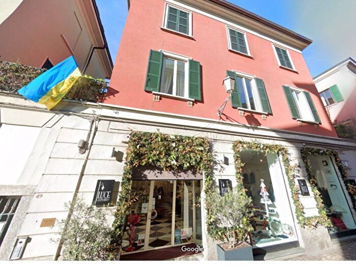 Appartamento trilocale in affitto in Via Regina, Cernobbio