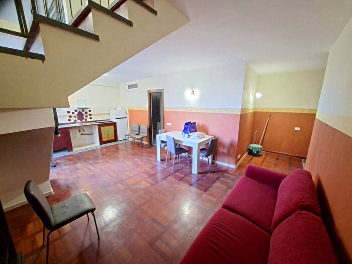 Appartamento quadrilocale in affitto in Vico Lammatari, Sanità, Napoli