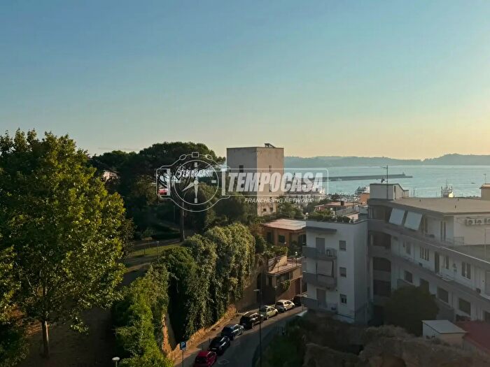 Appartamento bilocale in vendita in Via Pietro Ragnisco, Pozzuoli