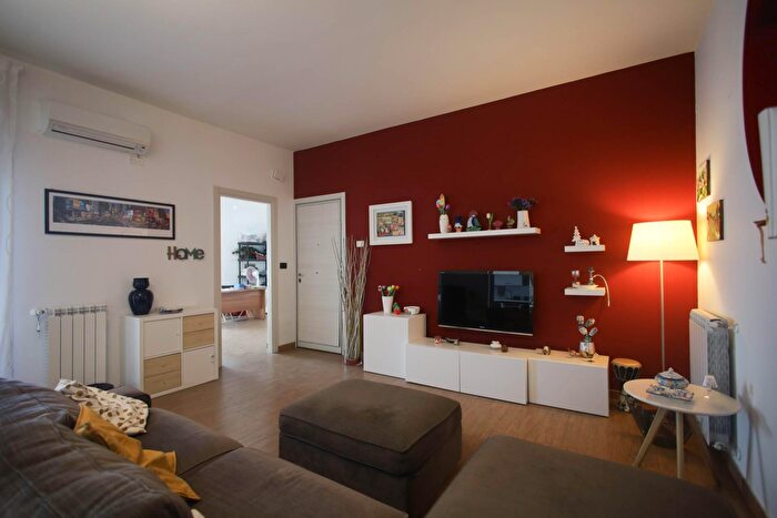 Appartamento quadrilocale in vendita in Via Badia, Aci Catena