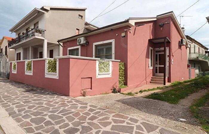 Casa trilocale in vendita in Viale a Moro, San Giovanni Teatino