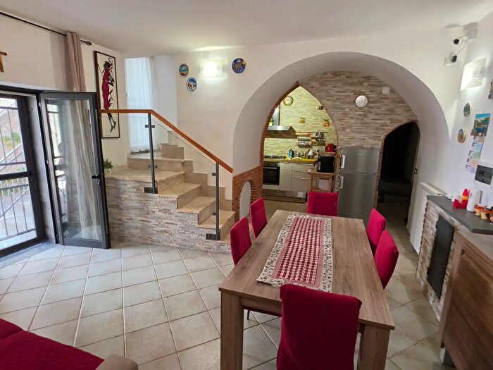 Appartamento quadrilocale in vendita in Via Giuseppe Verdi, Capaccio Paestum