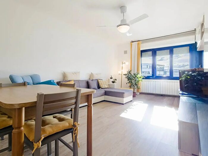 Appartamento trilocale in affitto in Via Pietro Nenni, Siena