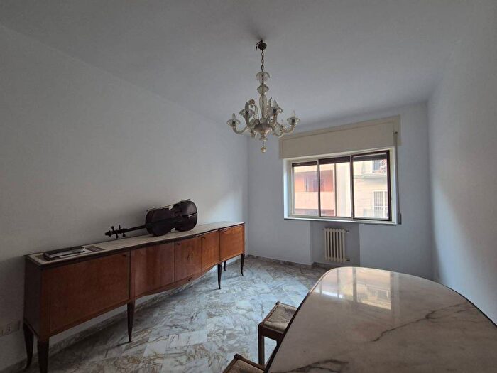 Appartamento trilocale in affitto in Piazza Giuseppe Garibaldi, Murat, Bari