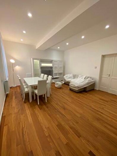 Appartamento con 5 locali in affitto in Via Luigi Carlo Farini, Centro Storico, Modena