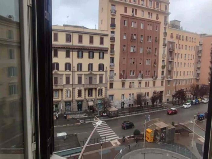 Appartamento trilocale in affitto in Largo Vercelli, Re di Roma, Roma