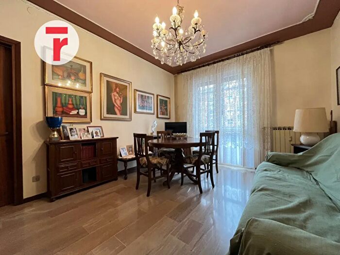 Appartamento trilocale in vendita in Via Vincenzo Foppa, Padova