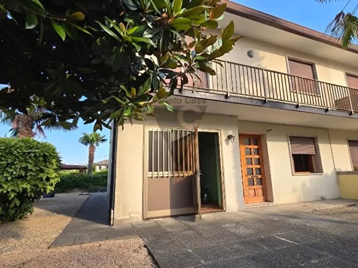 Casa quadrilocale in vendita in Via Alcide De Gasperi, Campagna Lupia