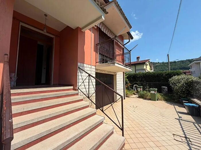 Casa con 5 locali in vendita in Via F Kennedy, Coccaglio