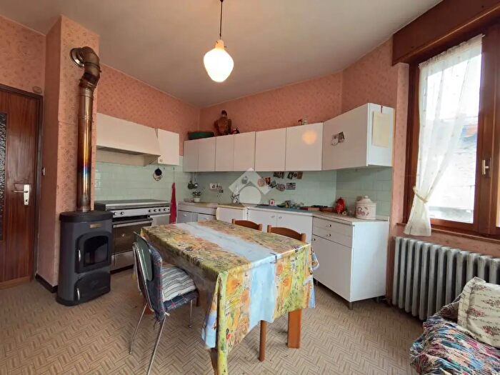 Appartamento trilocale in vendita in Via Roveschiera, Grosotto