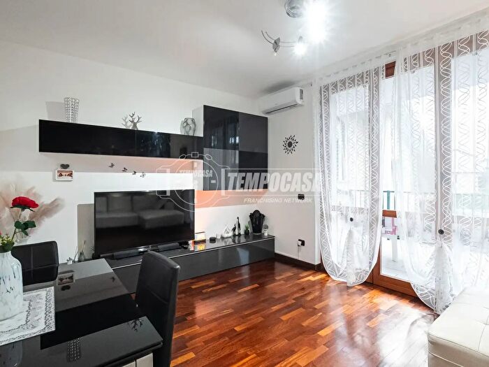 Appartamento trilocale in vendita in Largo Gabriele dAnnunzio, Arosio