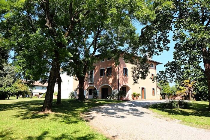 Casa con 18 locali in vendita in Fiume Veneto