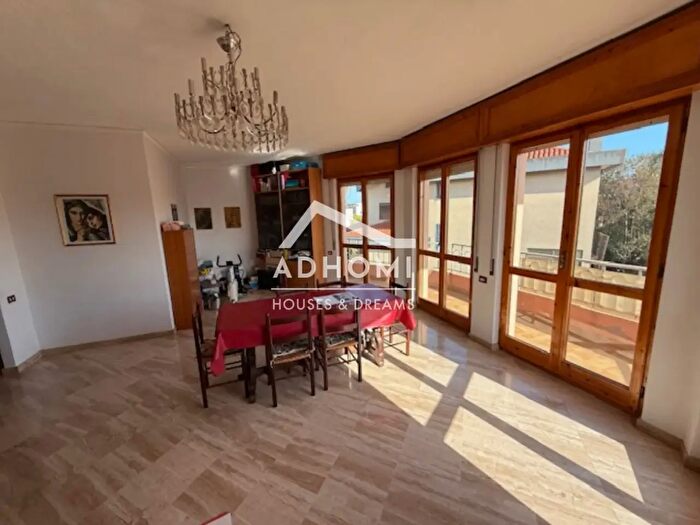 Appartamento con 5 locali in vendita in Via Lisbona, Selargius