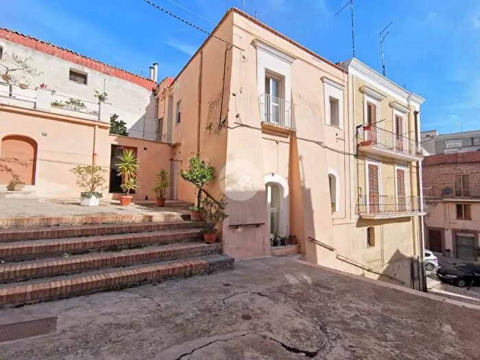 Casa quadrilocale in vendita in Rampa Raffaele Cassitto, Lucera