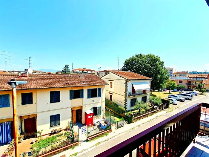 Appartamento trilocale in vendita in Via Tommaso Campanella, Lastra A Signa