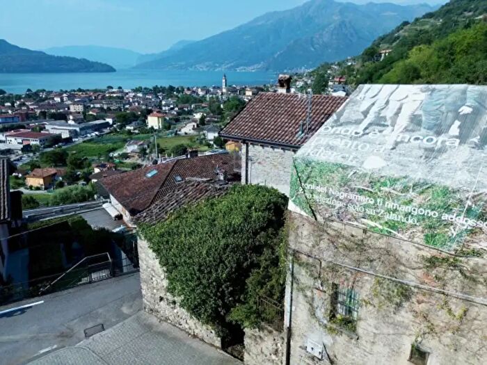 Casa in vendita in Via per Vercana, Domaso
