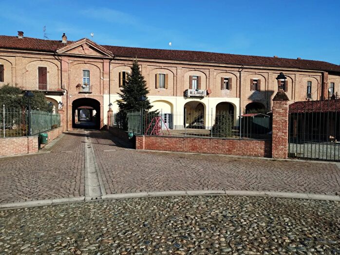 Casa con 7 locali in vendita in Via Cascina Cigliano, Mazze