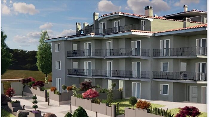 Appartamento trilocale in vendita in Scansano