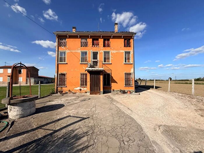 Casa trilocale in vendita in Poggio Rusco