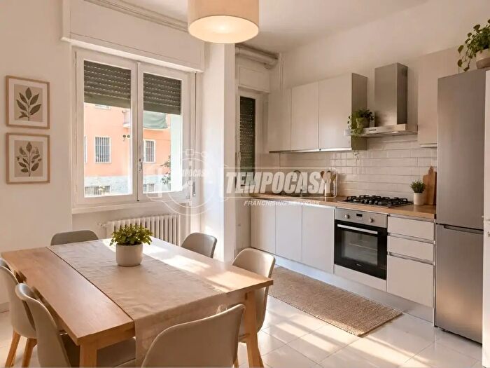 Appartamento trilocale in affitto in Via Palmanova, Milano