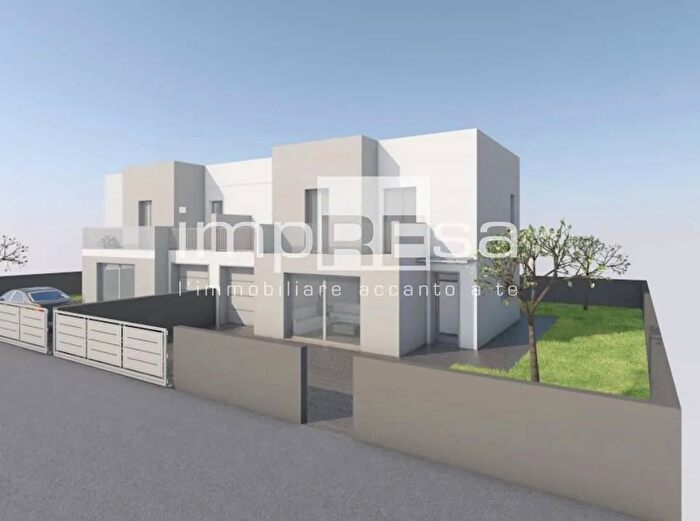 Casa con 9 locali in vendita in Villorba