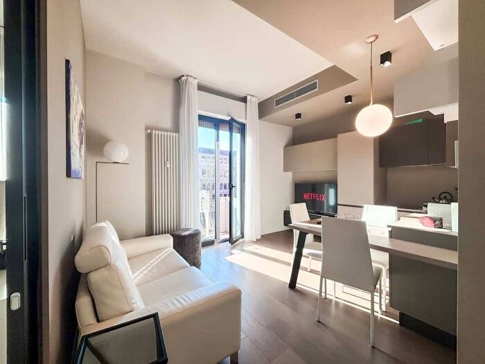 Appartamento bilocale in affitto in Bastioni di Porta Volta, Moscova, Milano
