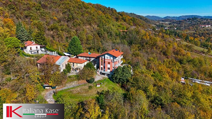 Appartamento con 8 locali in vendita in Strada Val Pairone, Gassino Torinese