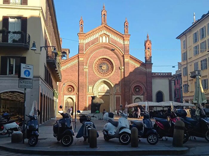 Appartamento trilocale in affitto in Via Arco, Milano