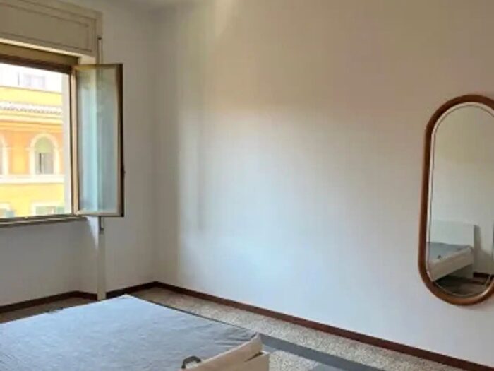 Appartamento trilocale in affitto in Via Raimondo Montecuccoli, Roma