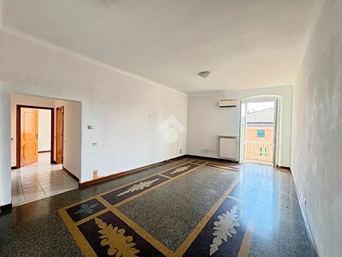 Appartamento con 6 locali in vendita in Via Piana, Genova