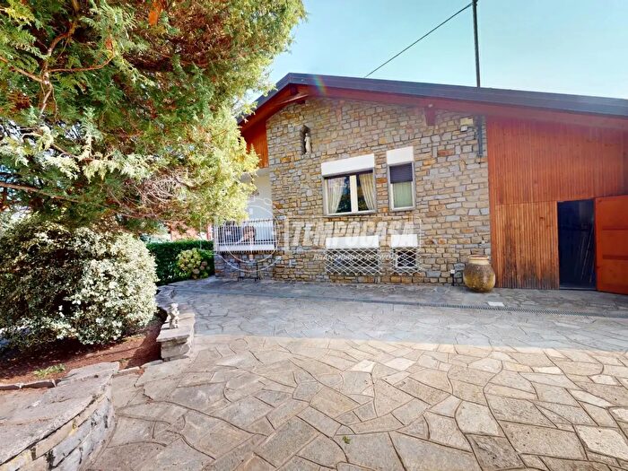 Appartamento con 5 locali in vendita in Strada del Ciom, Cumiana
