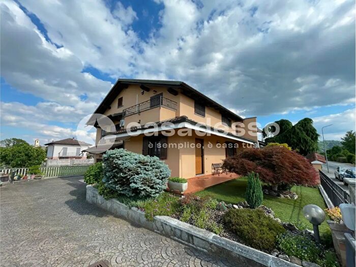 Casa con 6 locali in vendita in Viale San Caio, Palazzolo Vercellese