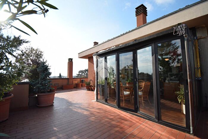 Appartamento trilocale in vendita in Via Angelo Cazzaniga, Brugherio