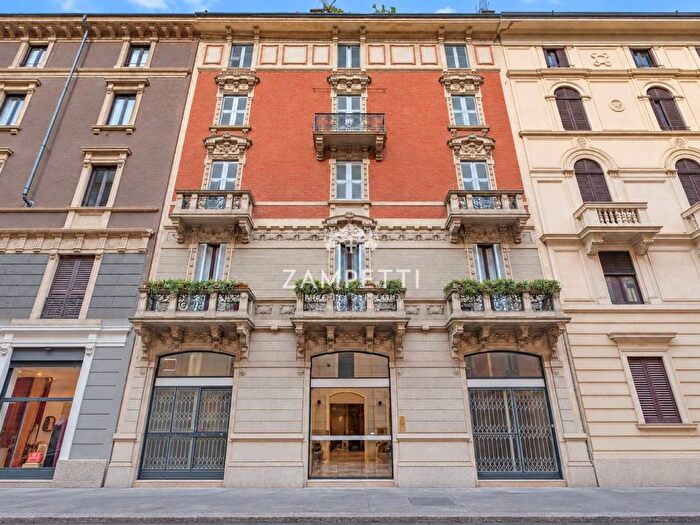 Appartamento quadrilocale in vendita in Via Giacomo Leopardi, Vincenzo Monti, Milano