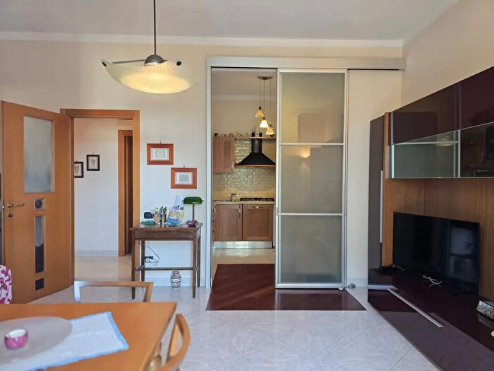 Appartamento trilocale in vendita in Via Salvatore Calenda, Salerno