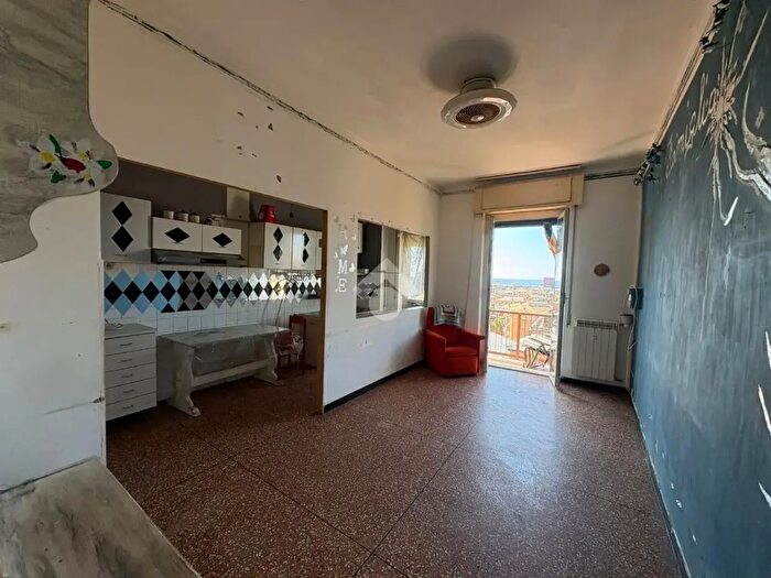 Appartamento con 6 locali in vendita in Via Alfredo Sandulli, Genova