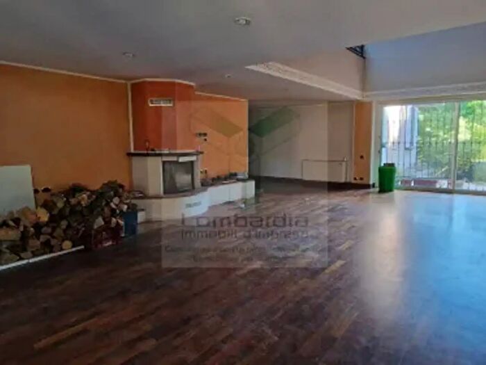 Casa quadrilocale in vendita in Via Don Colombano Baruffo, San Colombano Al Lambro