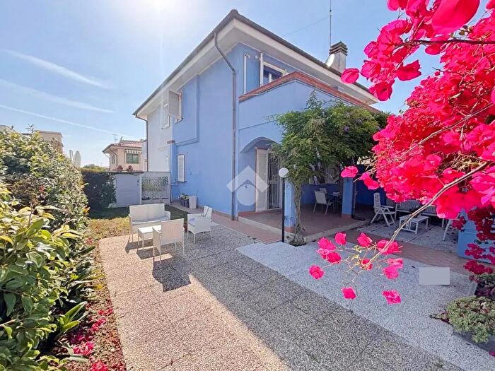 Casa quadrilocale in vendita in Via delle Castalidi, Anzio