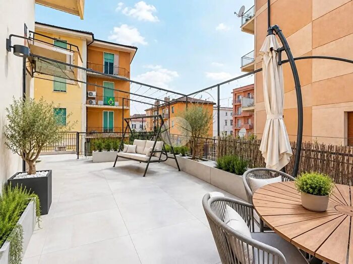 Appartamento con 5 locali in vendita in Via Asiago, Viterbo