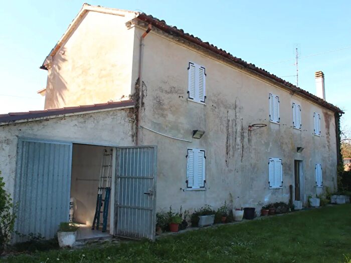 Casa con 6 locali in vendita in Via Le Parti, Monte San Vito