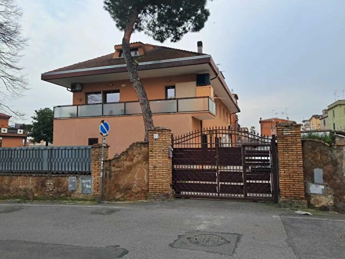 Appartamento monolocale in vendita in Via di Carcaricola, Roma