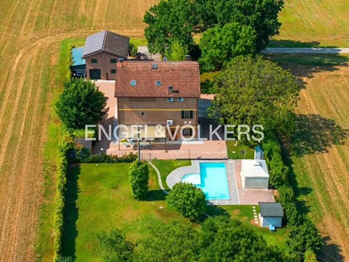 Casa con 6 locali in vendita in Via Palmiro Togliatti, San Cesario Sul Panaro