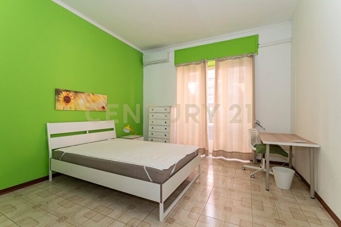 Appartamento quadrilocale in vendita in Via Enna, Catania