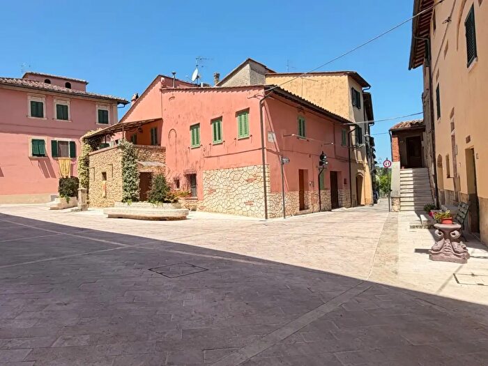 Casa con 7 locali in vendita in Casciana Terme Lari