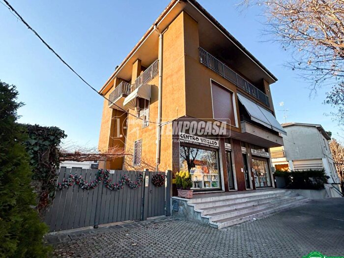 Appartamento quadrilocale in affitto in Viale Monza C, Sovico